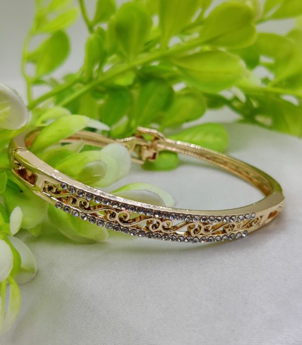 Elegant Adjustable Bracelet | Heart & Intricately Crafted Design | Adjustable Bracelet – Best Quality Artificial Bracelet For Girls & Women ( Golden ) - GOAT Mart