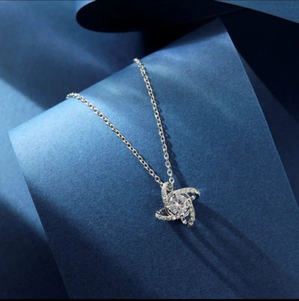 Leaf Clover Necklace
