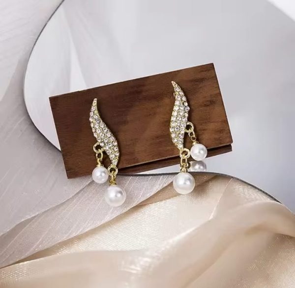 Crystal Leaf Drop Elegant Pearl Zircon Earrings