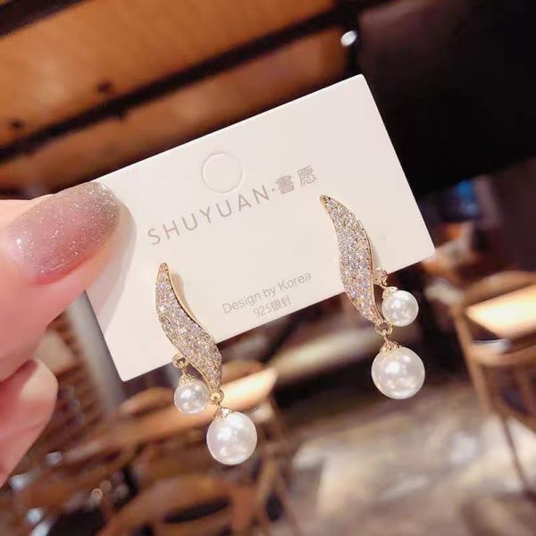 Crystal Leaf Drop Elegant Pearl Zircon Earrings