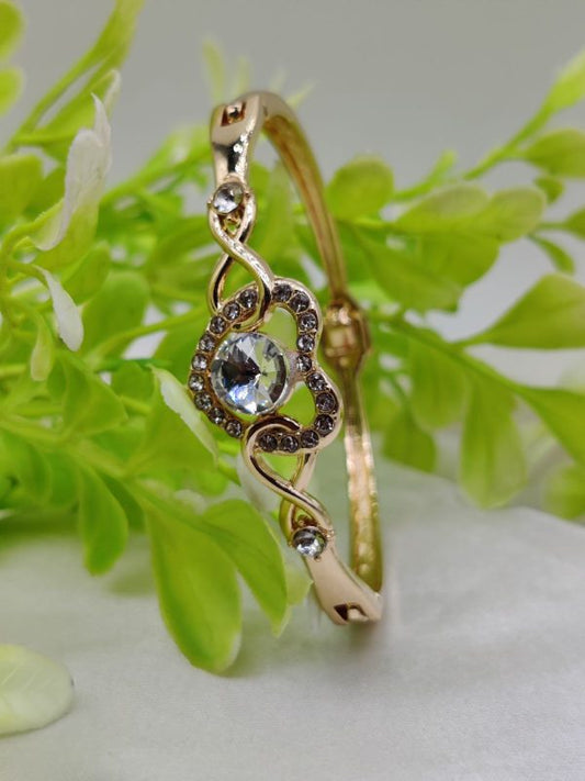 Elegant Adjustable Bracelet | Heart & Intricately Crafted Design | Adjustable Bracelet – Best Quality Artificial Bracelet For Girls & Women ( Golden ) - GOAT Mart