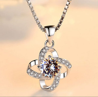 Leaf Clover Necklace