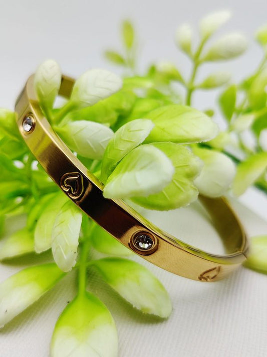 Cartier Heart Charm Bracelet - Luxury Artificial Bracelet for Women & Girls - Elegant Design for All Occasions - GOAT Mart