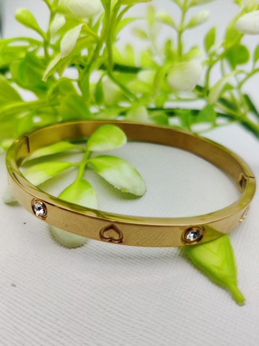 Cartier Heart Charm Bracelet - Luxury Artificial Bracelet for Women & Girls - Elegant Design for All Occasions - GOAT Mart