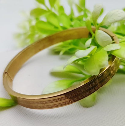 Cartier Heart Charm Bracelet - Luxury Gold Bracelet for Women & Girls, Best Quality Artificial Jewelry - GOAT Mart