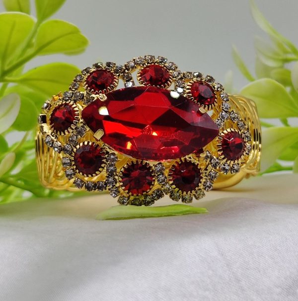Exquisite Oval Crystal Bracelet - Adjustable Luxury Jewelry for Women & Girls - GOAT Mart