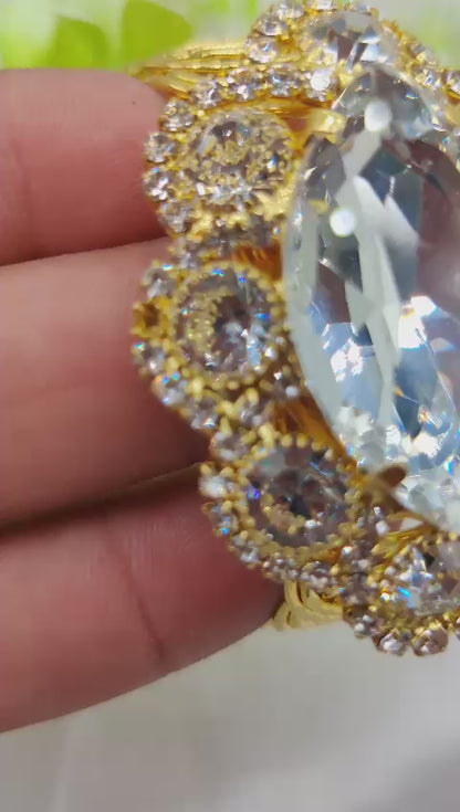 Exquisite Oval Crystal Bracelet