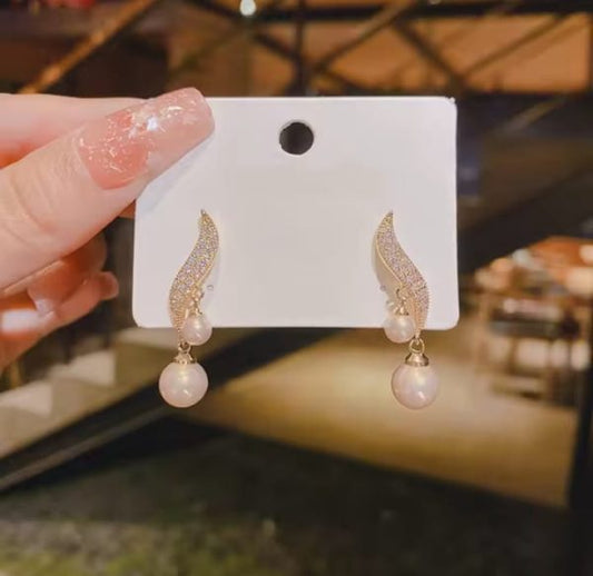 Crystal Leaf Drop Elegant Pearl Zircon Earrings
